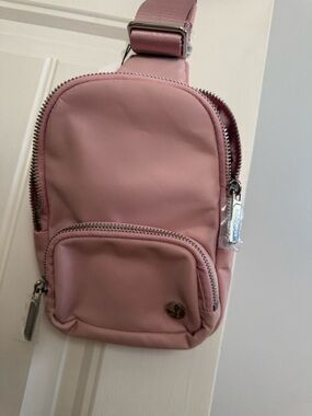 lululemon athletica Everywhere Small Pink Sling